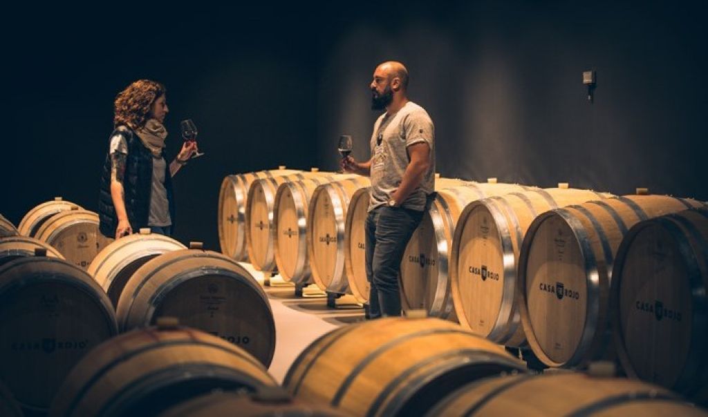  Casa Rojo, la bodega con enólogos itinerantes que selecciona vinos por todo el territorio español 