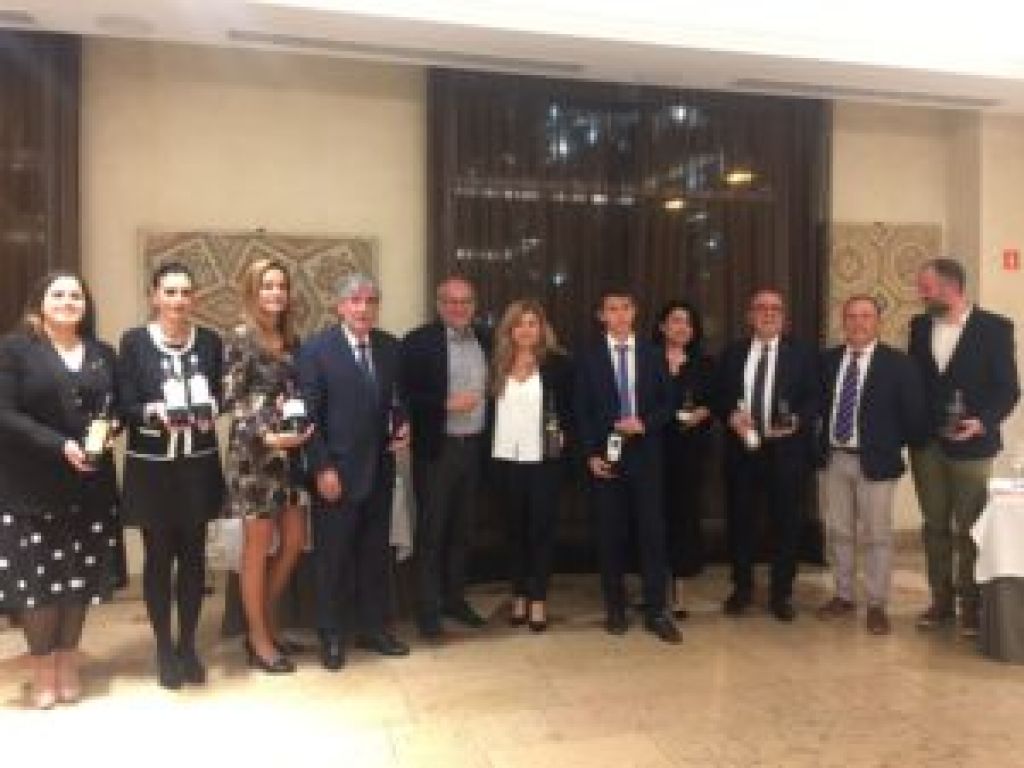  Homenaje a Javier Carmona con cata de Fondillones por la UEC