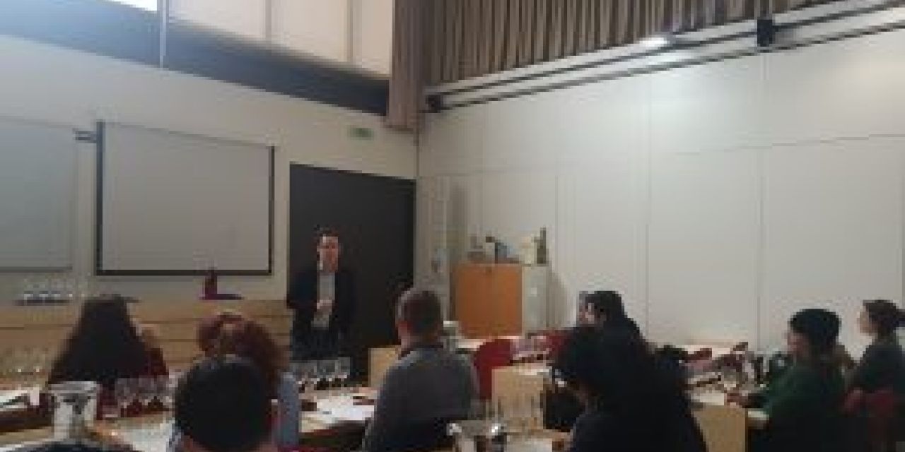  El Máster de Sumiller de la DO Valencia centra su atención en los vinos del Alto Turia, Valentino y Moscatel